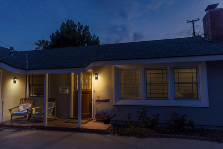 Kinkiet Ogrodowy Lampa Elewacyjna Zewnętrzna LED z Czujnikiem Ruchu i Zmierzchu 6.5W 400lm 3000K Ciepła Szary IP65 Endura Osram