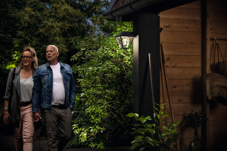 Kinkiet Ogrodowy Lampa Elewacyjna Zewnętrzna LATARNIA E27 IP44 Czarna Alpenglow Philips