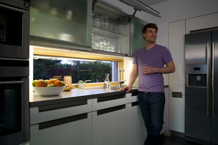 Lampa Podszafkowa Liniowa LED 12W 760lm 3000K Ciepła z Czujnikiem Ruchu 50cm LinearLED Flat LEDVANCE