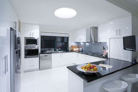 Plafon LED z pilotem SIENA 80W 3000-6000K 75 cm IP20 Metal i tworzywo sztuczne Milagro