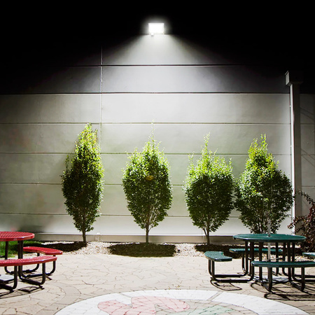 Naświetlacz LED 50W 4500lm 5000K IP65 Biały z czujnikiem ruchu i zmierzchu VIDEX LUCA