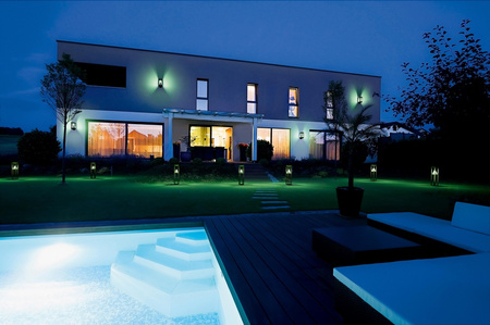 Lampa Solarna Zewnętrzna Inteligentny Kinkiet Elewacyjny 6W 400lm 3000K Ciepła RGB+W Ściemnialna IP44 Czarny SMART+ Bluetooth Alps Ledvance