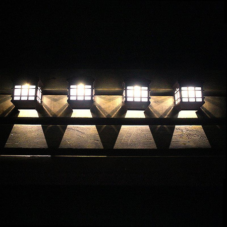 Kinkiet Lampa Solarna LED Ogrodowa Elewacyjna IP44 z Efektem Płomienia