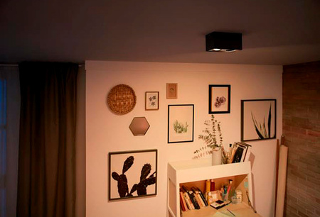 Oprawa Natynkowa Lampa LED 9W 1000lm 2200-2700K Ściemnialna WarmGlow Czarna Box Philips