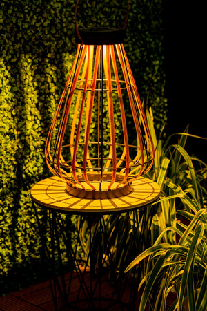 Lampa Solarna LED Zewnętrzna Ogrodowa Stojąca Wisząca Latarenka 3000K IP44 37cm Czujnik Zmierzchu