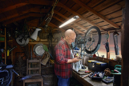 Lampa Oprawa Liniowa Listwa Oświetleniowa 18W 1800lm 4000K Neutralna Biały Essentials Ledvance