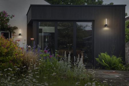 Kinkiet Ogrodowy Lampa Elewacyjna Zewnętrzna LED z Czujnikiem Zmierzchu 8W 600lm 3000K Ciepła Szary IP54 Endura Osram