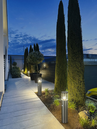 Lampa Ogrodowa Zewnętrzna Kinkiet Elewacyjny LED E27 IP44 IK03 Szary Endura Ledvance