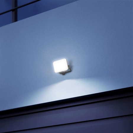 Naświetlacz LED 20W 1900lm 5000K Zimna Czarny z Mleczną Przesłoną Videx