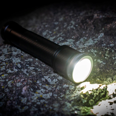 Latarka Taktyczna LED 15W 1400lm IP65 Woodoodporna Bateryjna Ledvance