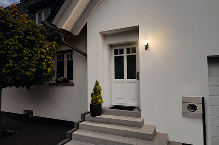 Inteligentna Lampa Zewnętrzna LED z Kamerą 16W 900lm 3000K Ciepła Czujnik Ruchu Światła Regulacja Głośnik Alarm Ściemnialna IP44 Szary SMART+ WiFi Camera Ledvance