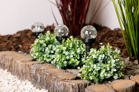 Lampa Solarna Ogrodowa LED Wbijana 5500-6000K IP44 33cm Czujnik Zmierzchu