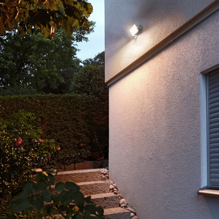 Naświetlacz LED 50W 4500lm 5000K IP65 Biały z czujnikiem ruchu i zmierzchu VIDEX LUCA