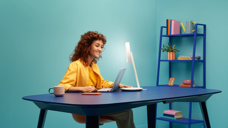 Lampka biurkowa LED Portrait Biała CCT SMART WiFi WiZ