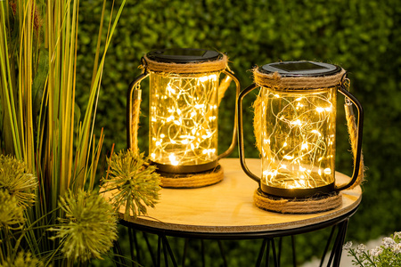 Lampa Solarna LED Zewnętrzna Ogrodowa Wisząca Stojąca Latarenka 3000K IP44 Czujnik Zmierzchu