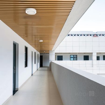 Plafon LED Łazienkowy Sufitowy Natynkowy 12W 1260lm 4000K 120° z Czujnikiem Ruchu i Zmierzchu Biały IP65 Nairos Kobi