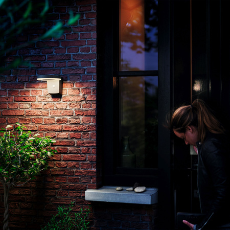 Kinkiet Ogrodowy Lampa Solarna Elewacyjna Zewnętrzna LED 1.3W 250lm 3000K z Czujnikiem Ruchu i Zmierzchu Czarna Zonal Ultra Efficient Philips