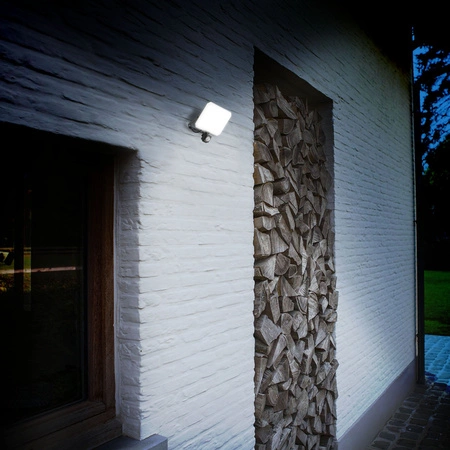 Naświetlacz LED 50W 4750lm 5000K Zimna z Czujnikiem Ruchu i Zmierzchu Czarny z Mleczną Przesłoną Videx