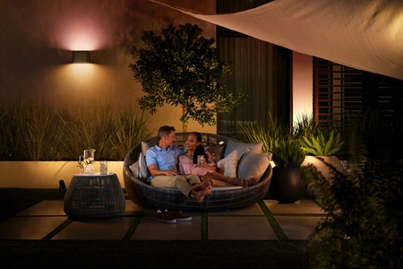 Kinkiet Ogrodowy LED Lampa Zewnętrzna Elewacyjna 20.4W 1020lm IP44 White and Color Ambiance RGB + TW Czarna Inteligentna SMART Zigbee Bluetooth Dymera Philips HUE