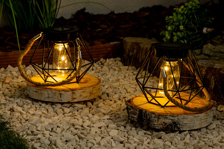 Lampa Solarna Wisząca LED Zewnętrzna Ogrodowa Latarenka 3000K IP44 Czujnik Zmierzchu