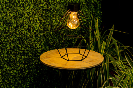 Lampa Solarna LED Zewnętrzna Ogrodowa Stojąca Wisząca Latarenka 3000K IP44 25cm Czujnik Zmierzchu