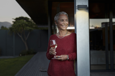 Kinkiet Ogrodowy Lampa Elewacyjna Zewnętrzna LED z Czujnikiem Ruchu i Zmierzchu 10.7W 880lm 3000K Ciepła Ściemnialna Szary IP65 Endura Osram