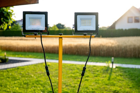 Naświetlacz LED ZUNA2 Halogen Lampa 2x 50W 4000K na Statywie + Przewód + Złącze Hermetyczne LUMILED