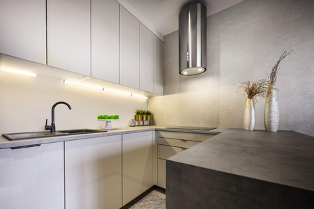 Lampka Podszafkowa LED Listwa Meblowa z Czujnikiem Ruchu 7.5W 480lm CCT Ściemnialna Biały 35cm Linear Angle Ledvance