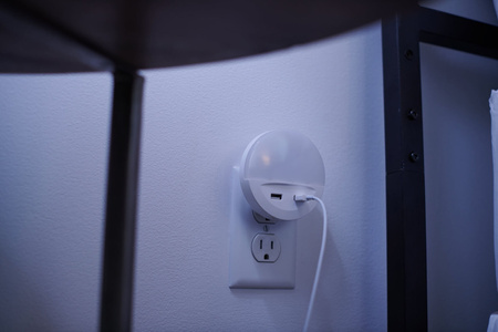 Lampka do Gniazdka Lampka Nocna z ŁADOWARKA USB 12W LUNETTA LEDVANCE