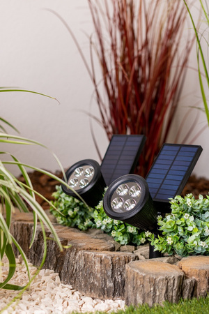 Lampa Ogrodowa LED Solarna Wbijana Reflektor 2W Zimna IP65 czujnik zmierzchu