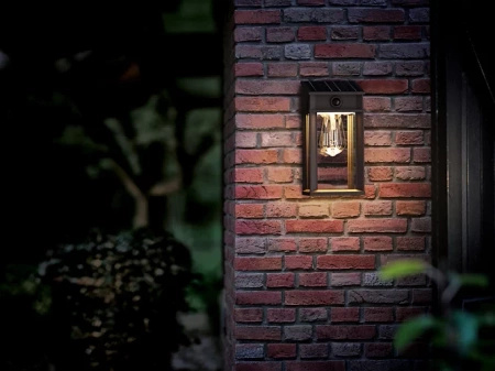 Kinkiet Ogrodowy Lampa Solarna Elewacyjna Zewnętrzna LED 3.2W 470lm 2700K IP44 z Czujnikiem Ruchu i Zmierzchu Czarna Geri Ultra Efficient Philips