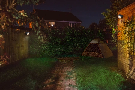 Kinkiet Ogrodowy Lampa Elewacyjna Zewnętrzna LED z Czujnikiem Ruchu i Zmierzchu 1.6W 120lm 3000K Ciepła Szary IP44 Endura Osram