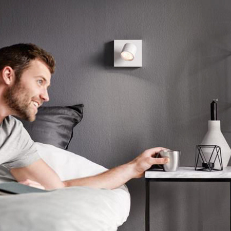 Lampa Ścienna Kinkiet LED 4.5W 500lm 2200-2700K Ściemnialna WarmGlow Biała Star Philips