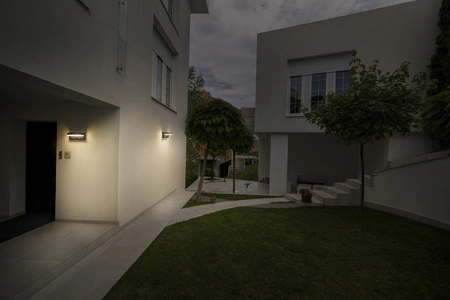 Kinkiet Ogrodowy Lampa Elewacyjna Zewnętrzna LED z Czujnikiem Ruchu i Zmierzchu 12.5W 1000lm 3000K Ciepła Szary IP54 Endura Osram