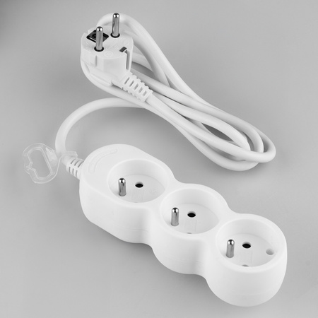 Przedłużacz Sieciowy Kabel z Uziemieniem Listwa Zasilająca 3 Gniazda 1.5m Biały Sznur Lendo Lumiled