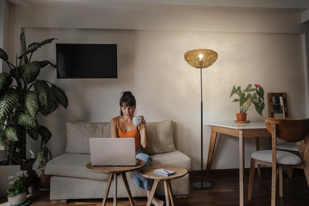 Lampa Podłogowa Oprawa Stojąca Dekoracyjna E27 Beżowy Decor Ledvance