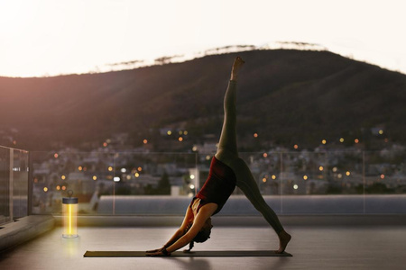 Lampa LED Filament Dekoracyjna Podłogowa z Uchwytem USB Ściemnialna 1.2W 2700K LEDVANCE