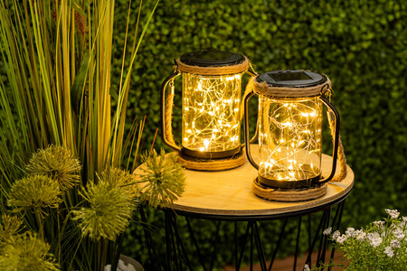 Lampa Solarna LED Zewnętrzna Ogrodowa Wisząca Stojąca Latarenka 3000K IP44 Czujnik Zmierzchu