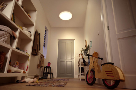 Lampa Sufitowa Plafon LED 12W 1000lm 2700K z Czujnikiem Ruchu i Zmierzchu Biała Shan Philips